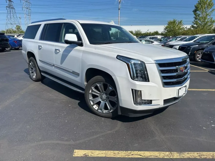 2016 Cadillac Escalade ESV Luxury photo 1