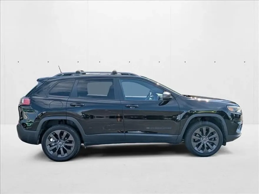 2021 Jeep Cherokee 80th Anniversary Edition photo 1