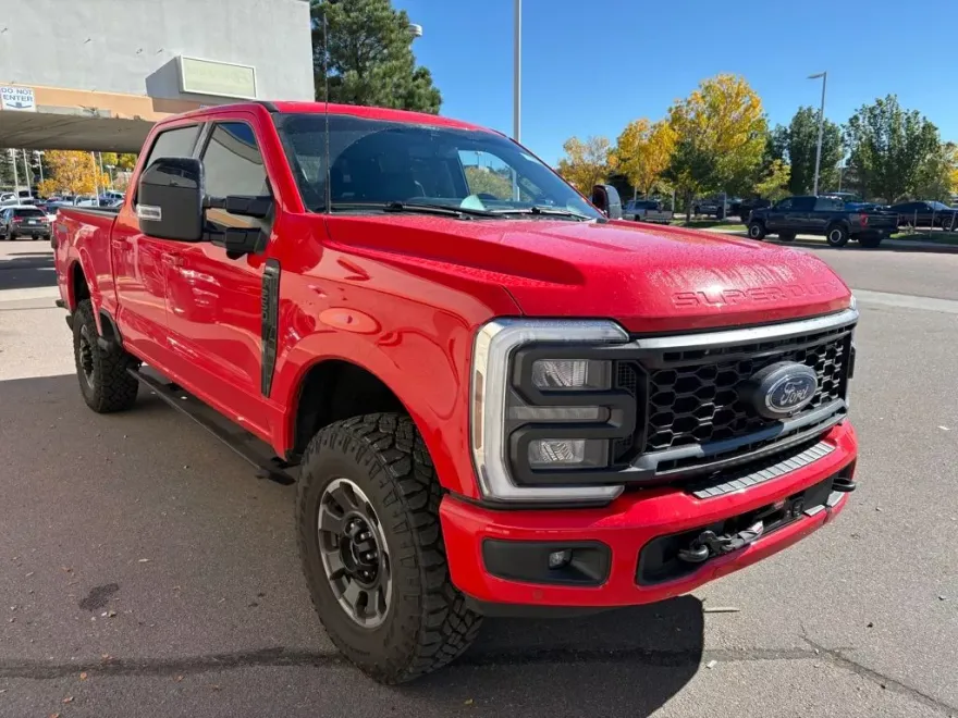 2024 Ford F-250 Lariat photo 1
