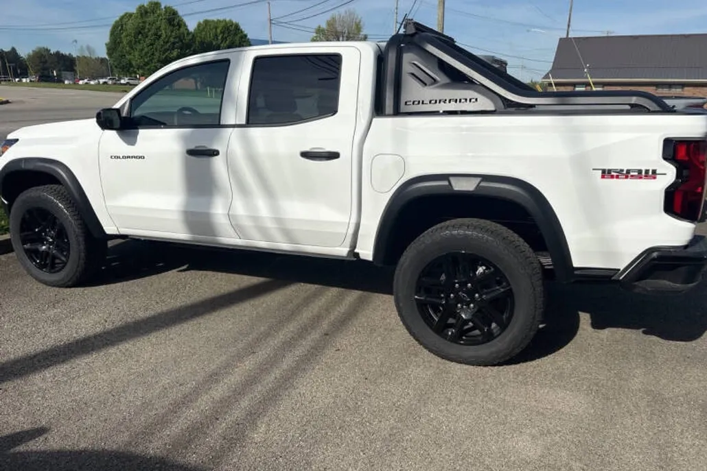2025 Chevrolet Colorado Trail Boss photo 1