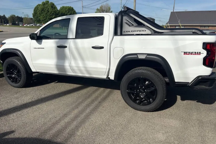 2025 Chevrolet Colorado Trail Boss photo 1