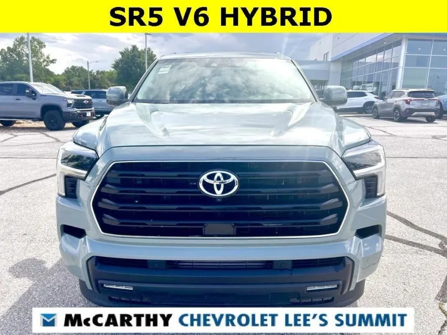 2024 Toyota Sequoia SR5 photo 1