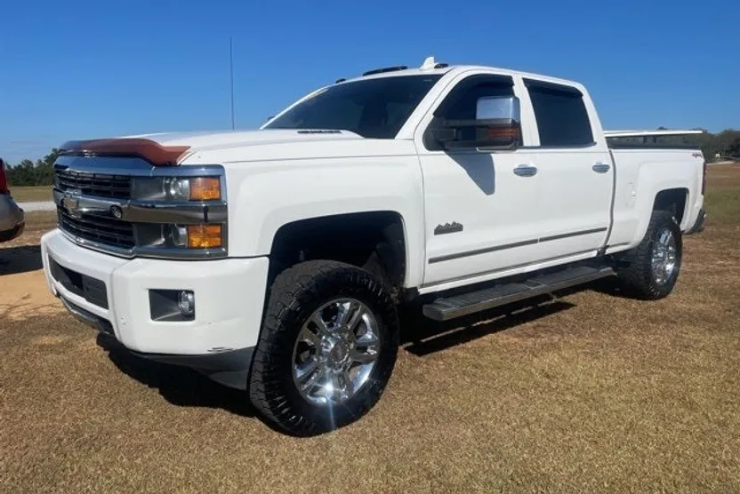 2016 Chevrolet Silverado 2500HD High Country photo 1