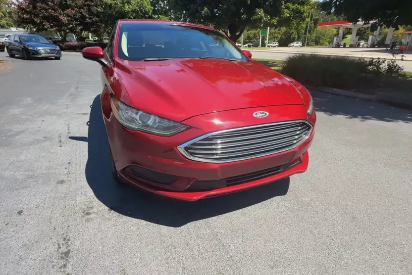 2018 Ford Fusion SE photo 1