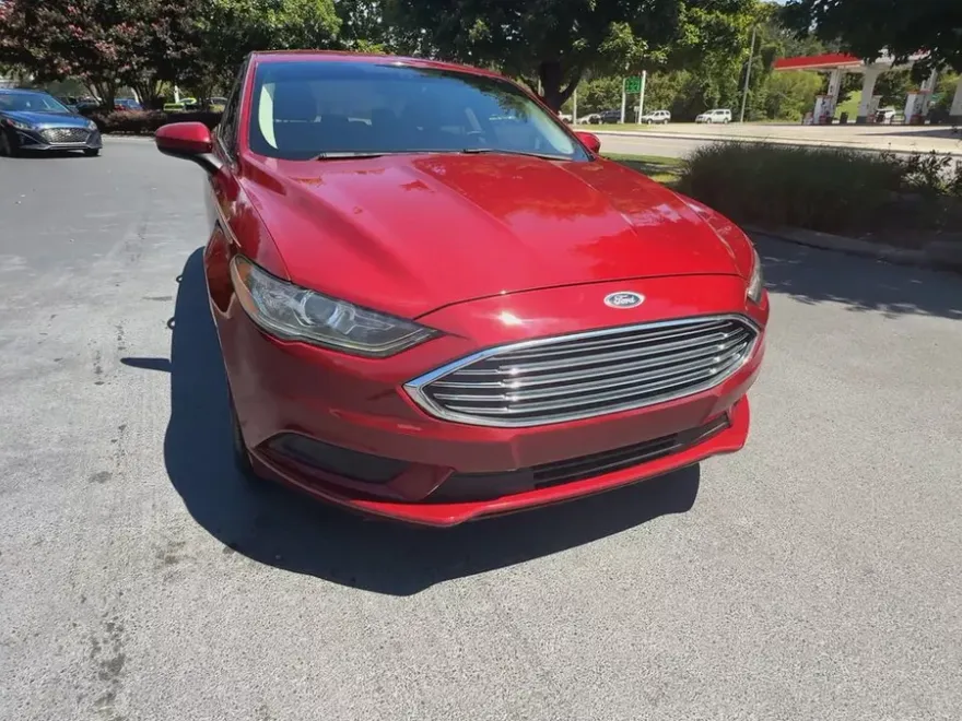 2018 Ford Fusion SE photo 1