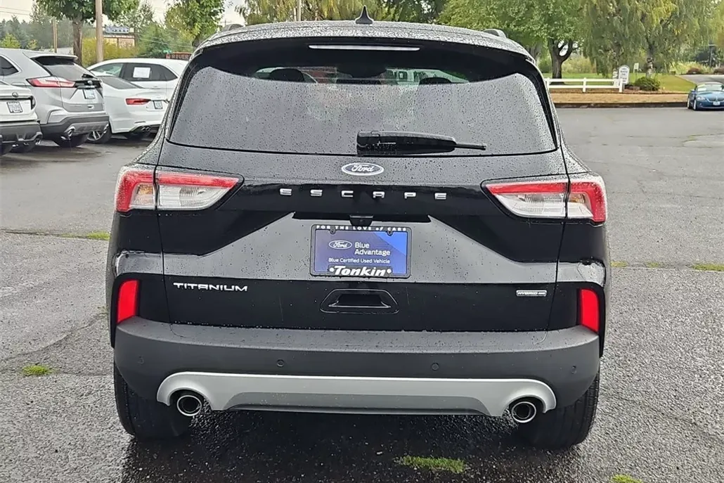 2022 Ford Escape Hybrid Titanium photo 1