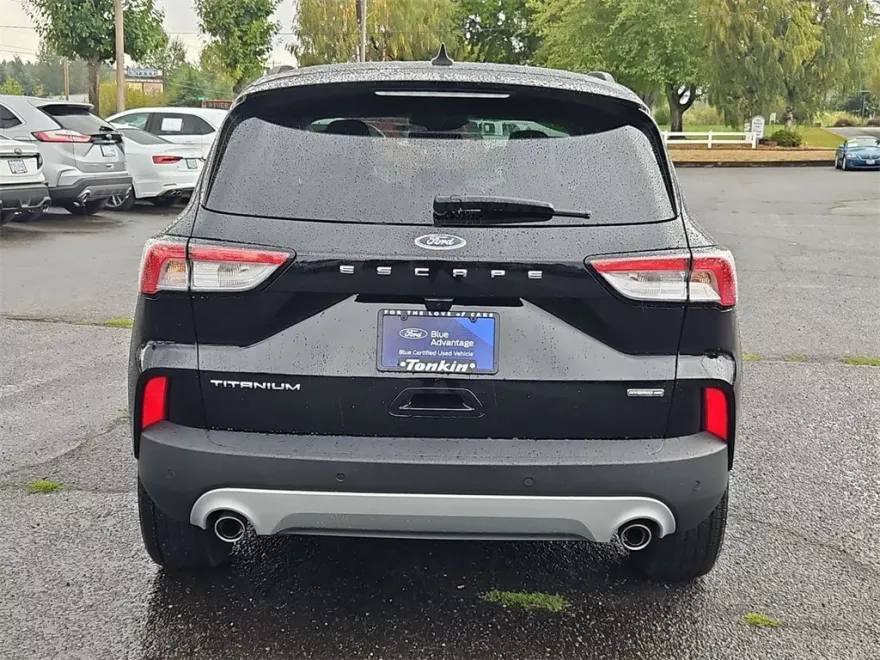 2022 Ford Escape Hybrid Titanium photo 1