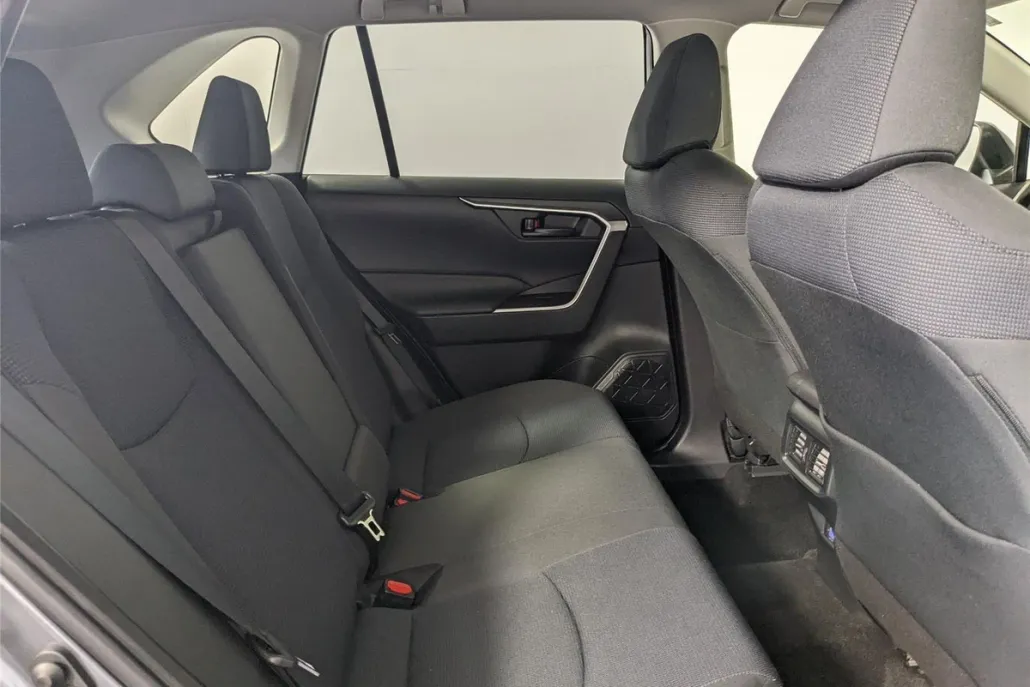 2023 Toyota RAV4 Hybrid LE photo 1