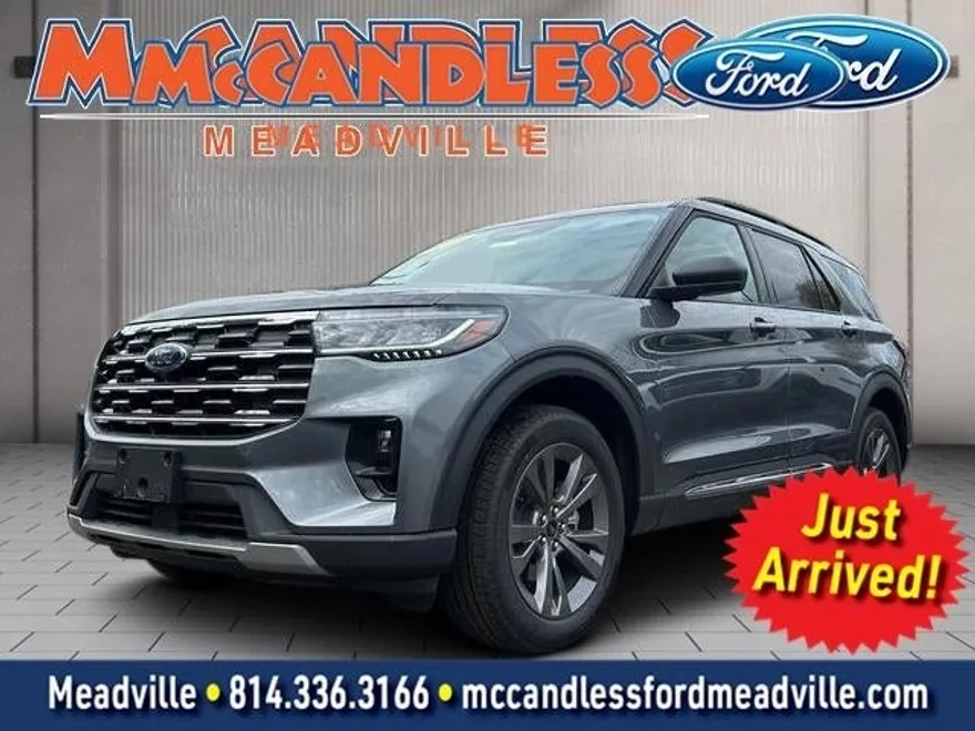 2025 Ford Explorer photo 1