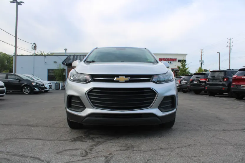 2019 Chevrolet Trax LS photo 1