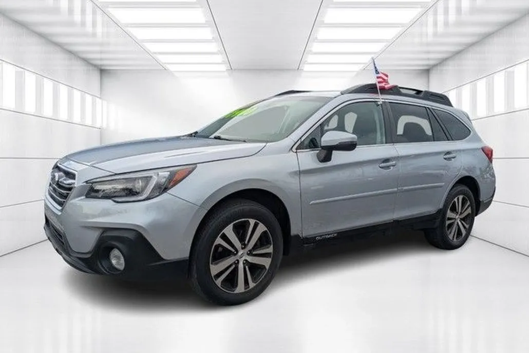 2019 Subaru Outback 2.5i Limited photo 1