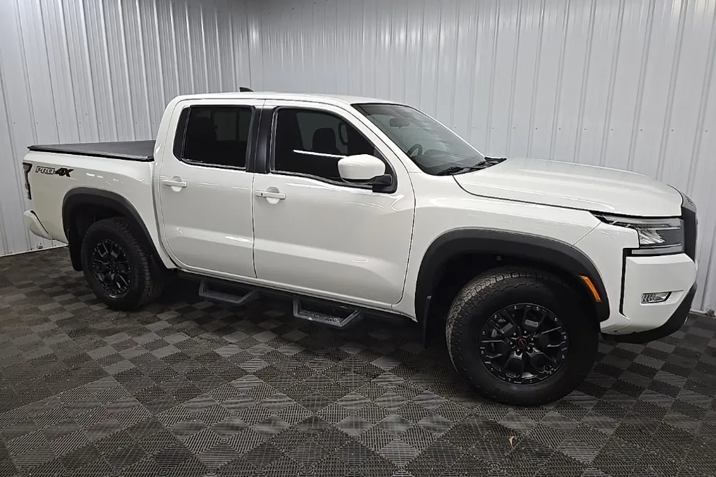 2023 Nissan Frontier PRO-4X photo 1