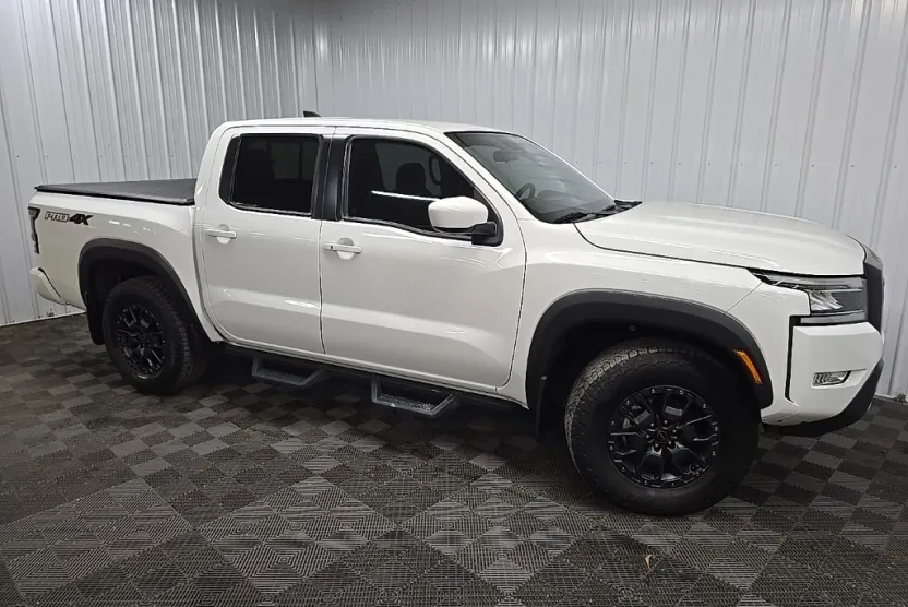 2023 Nissan Frontier PRO-4X photo 1