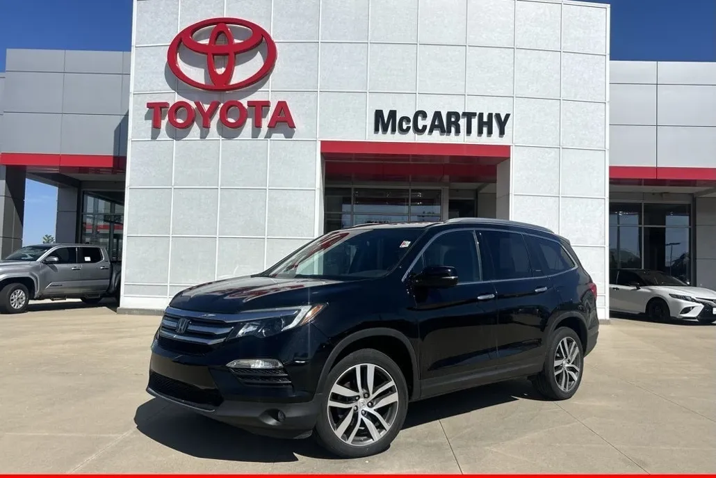 2017 Honda Pilot Elite photo 1