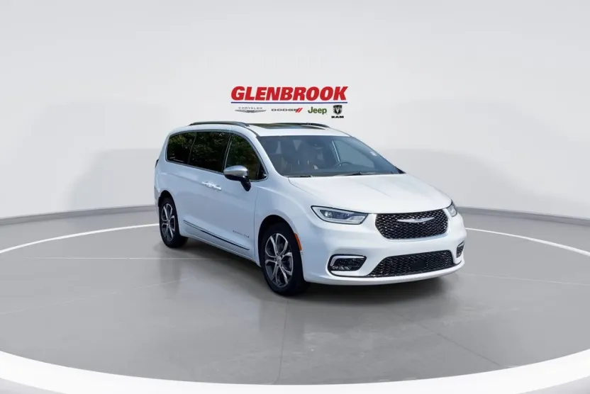 2025 Chrysler Pacifica Pinnacle photo 1