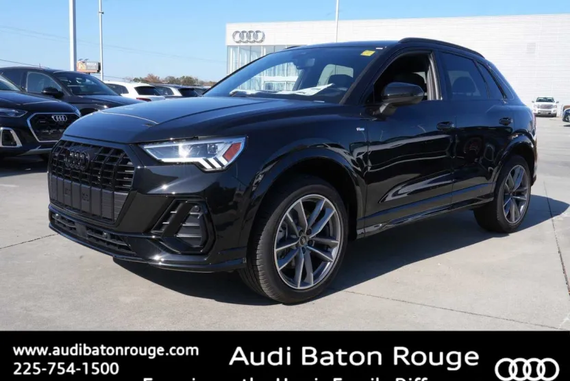 2025 Audi Q3 45 TFSI S line Premium photo 1