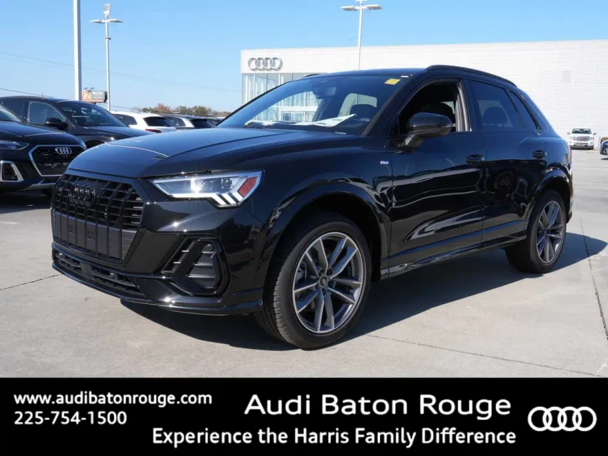 2025 Audi Q3 45 TFSI S line Premium photo 1