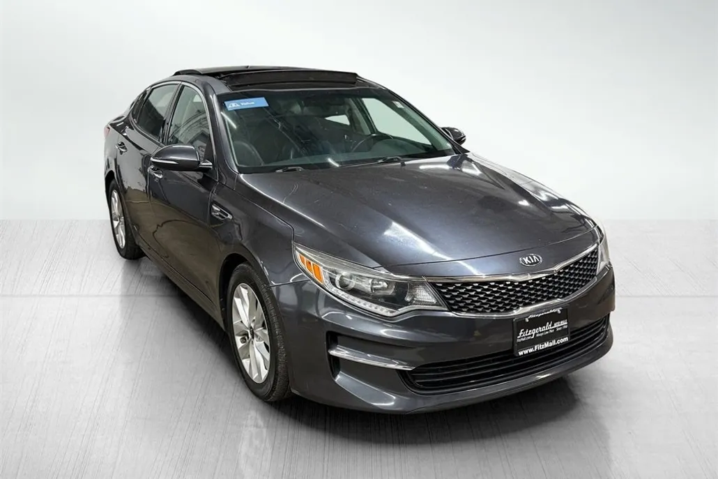 2018 Kia Optima EX photo 1