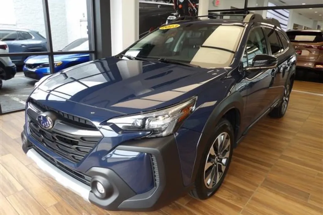 2023 Subaru Outback Limited photo 1