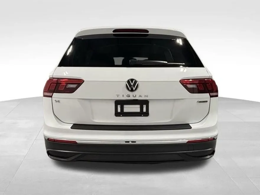 2022 Volkswagen Tiguan SE photo 1
