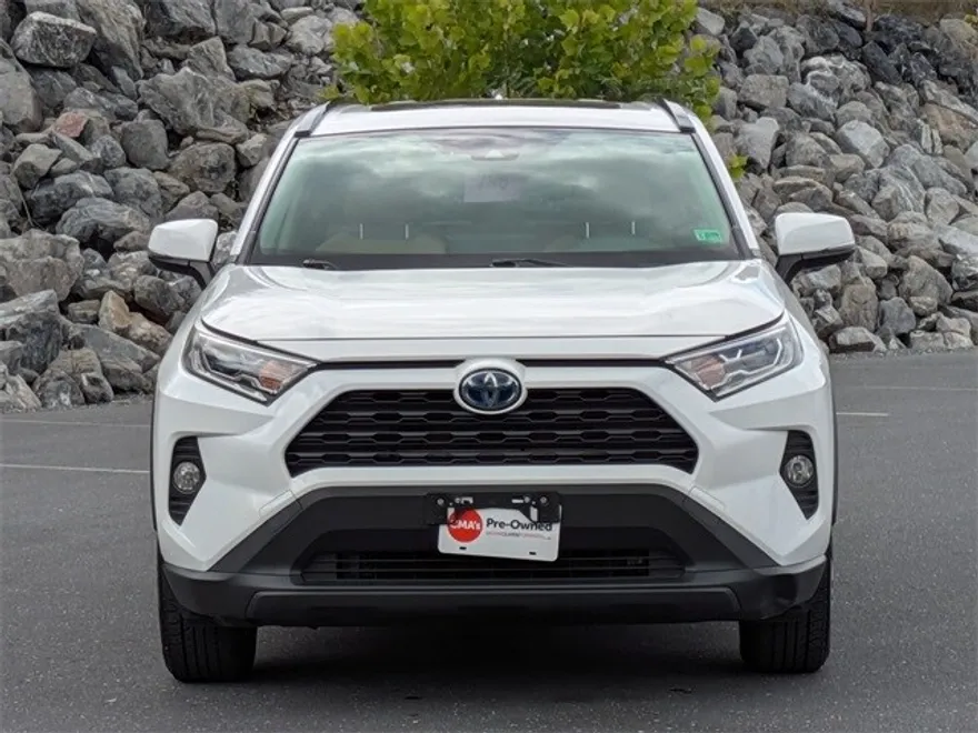 2019 Toyota RAV4 Hybrid XLE photo 1
