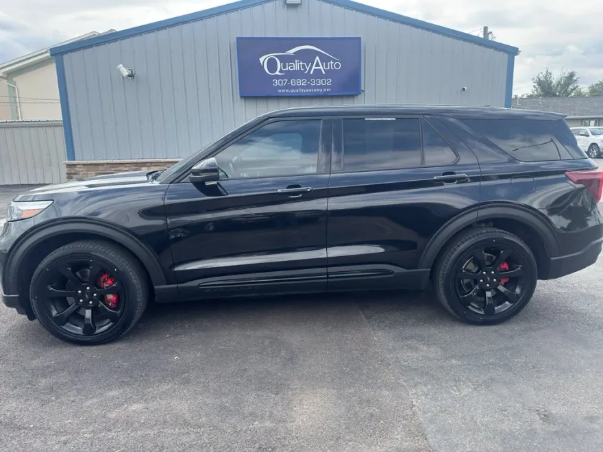 2021 Ford Explorer ST photo 1