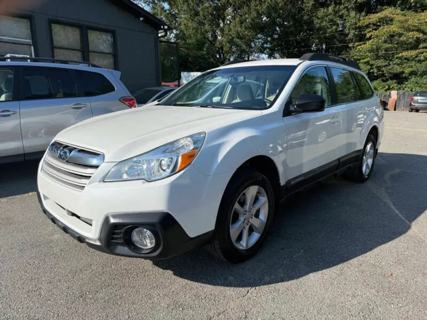 2014 Subaru Outback 2.5i photo 1