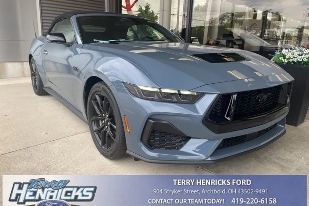 2025 Ford Mustang GT Premium Convertible photo 1