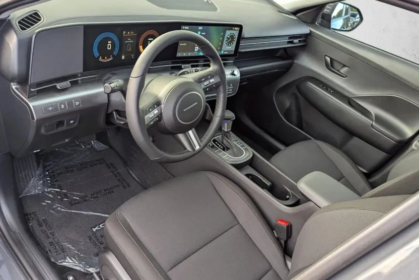 2025 Hyundai Kona SEL photo 1