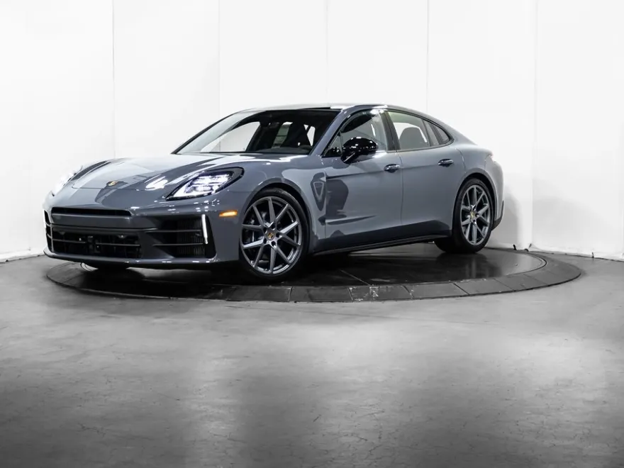 2025 Porsche Panamera photo 1