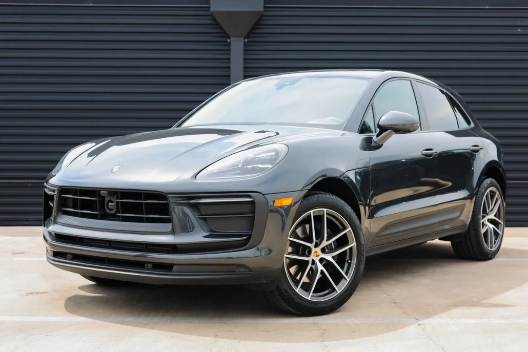 2025 Porsche Macan Base photo 1