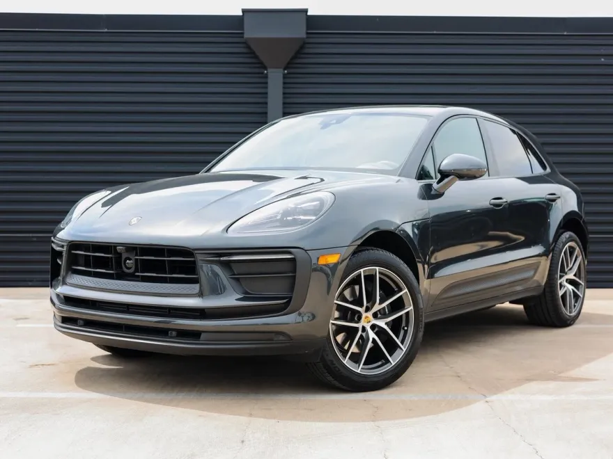 2025 Porsche Macan Base photo 1