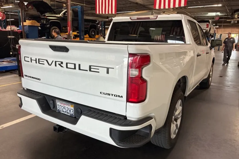 2021 Chevrolet Silverado 1500 Custom photo 1