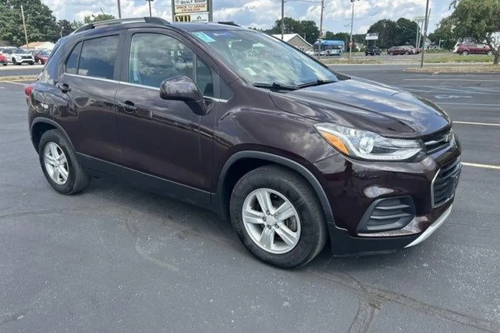 2020 Chevrolet Trax LT photo 1