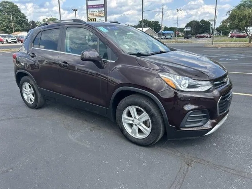 2020 Chevrolet Trax LT photo 1