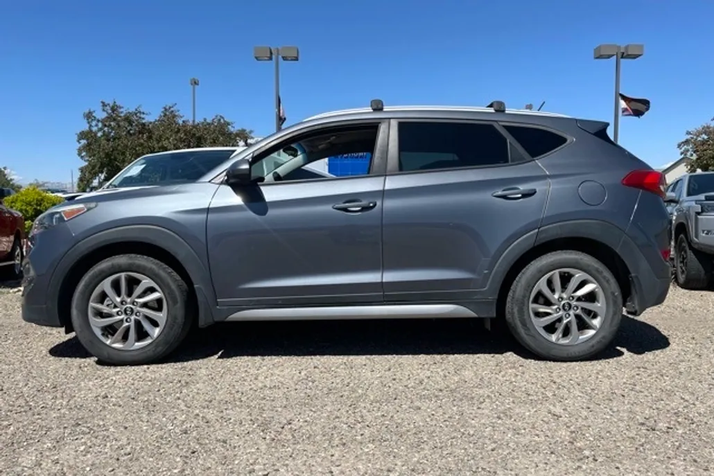 2017 Hyundai Tucson SE photo 1