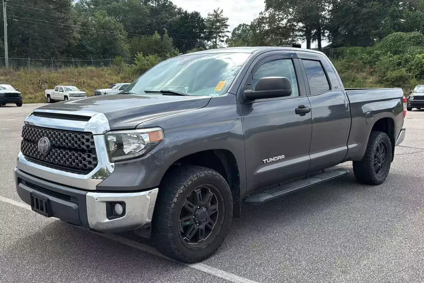 2018 Toyota Tundra SR5 photo 1
