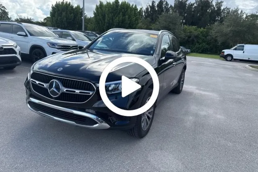 2024 Mercedes Benz GLC 300 4MATIC photo 1