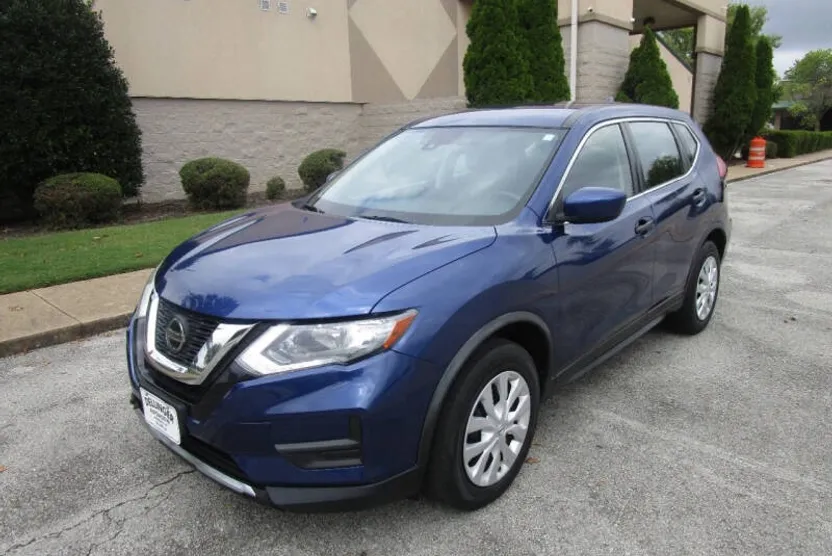 2019 Nissan Rogue S photo 1