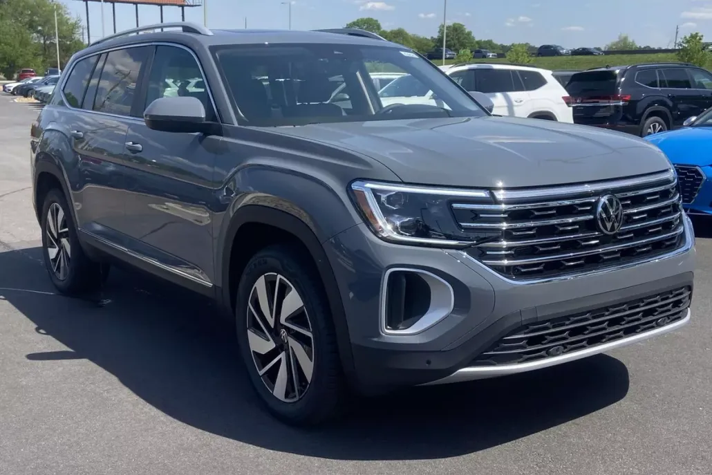 2025 Volkswagen Atlas SEL photo 1