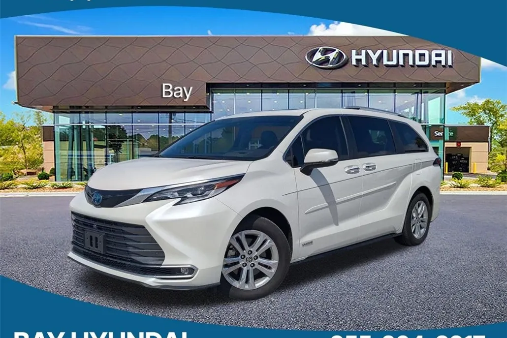 2021 Toyota Sienna Platinum photo 1