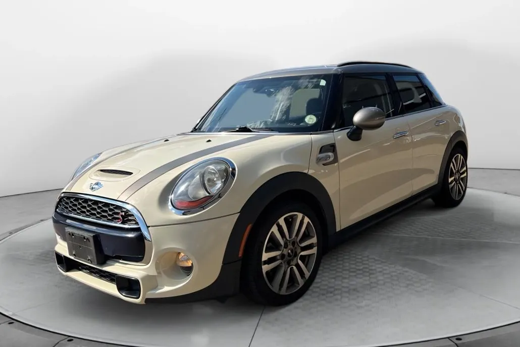 2017 Mini Cooper Hardtop S photo 1