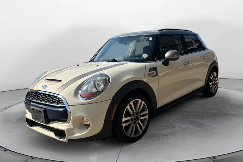 2017 Mini Cooper Hardtop S photo 1