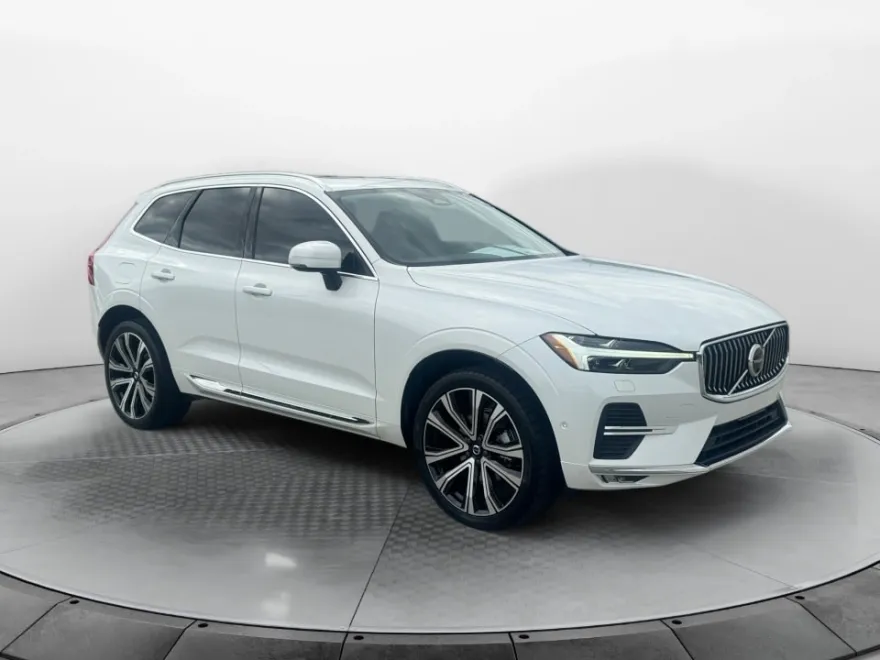 2023 Volvo XC60 B5 Ultimate photo 1