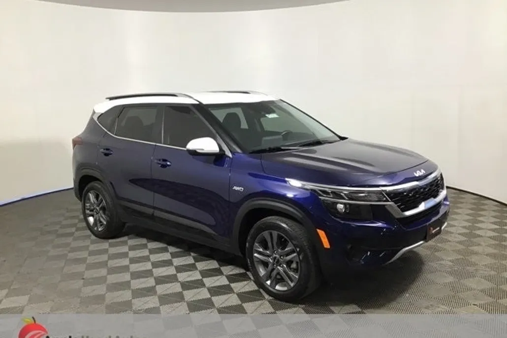 2023 Kia Seltos S photo 1
