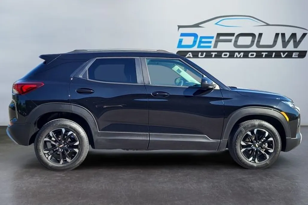 2022 Chevrolet Trailblazer LT photo 1