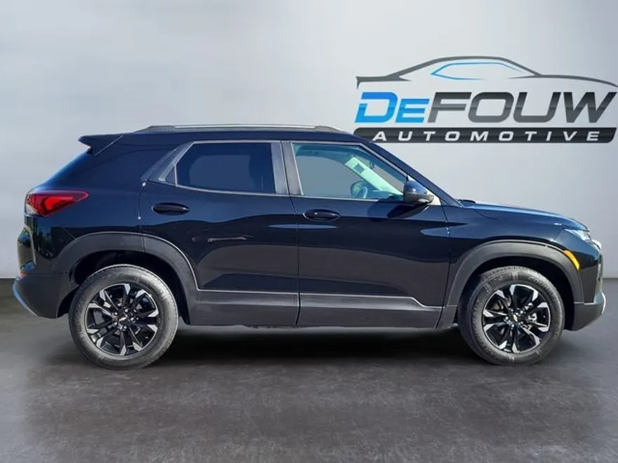 2022 Chevrolet Trailblazer LT photo 1