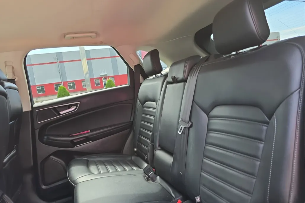 2020 Ford Edge SEL photo 1