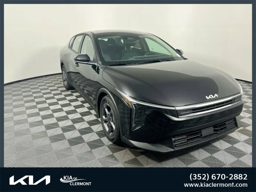 2025 Kia K4 LXS photo 1