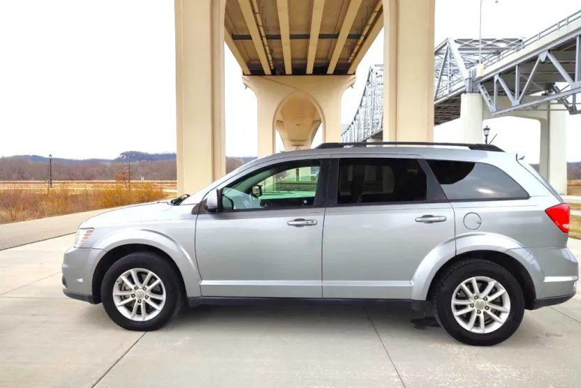 2017 Dodge Journey SXT photo 1
